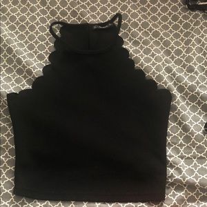 Scallop crop top black